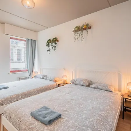 Bright In The Heart Of Amberes